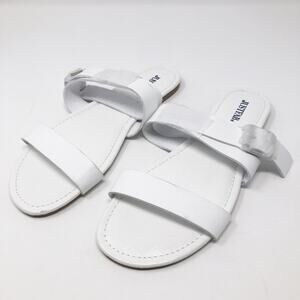 NWT JustFab Soleila Sandals Faux Leather Size 8.5 Beachy Coastal Nautical Travel